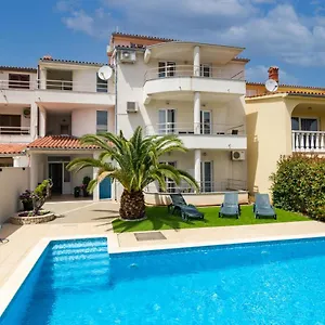 And Alenka Apartmán